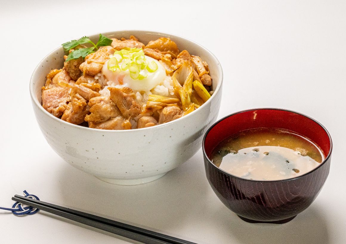 信州地鶏の焼き鳥丼